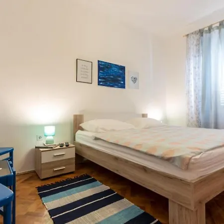 Gostinjska kuća Affordable Near Amphiteatre 3*