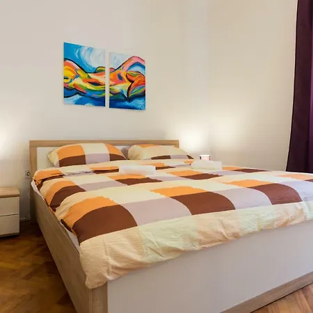 Gostinjska kuća Affordable Near Amphiteatre Pula